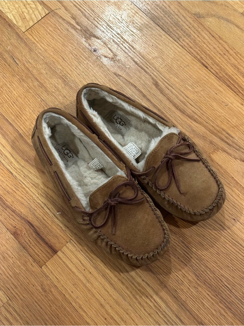 UGG Australia Women's Chestnut Suede Moccasin Slippers - Brown Leather Shoe US 8
